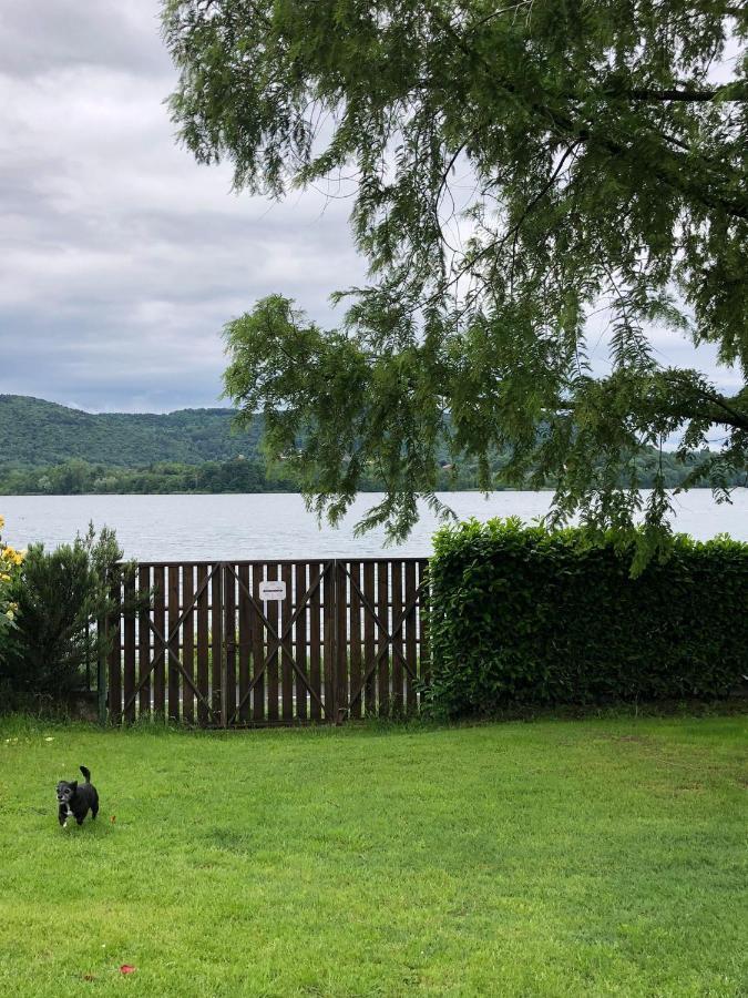 Casa Gaiani Villetta In Riva Al Lago Vista Mozzafiato Varano Borghi ภายนอก รูปภาพ